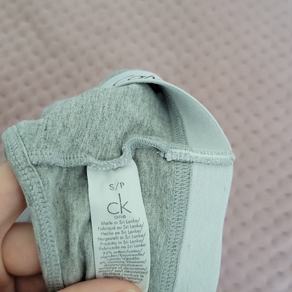 Calvin Klein bra - Picture 3 of 3